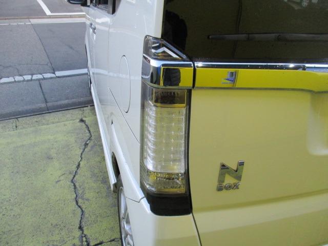 N-BOXカスタム G・Lパッケージ グー故障診断済 車検2年 整備付 保証 禁煙 フルセグ社外HDDナビ DVD Rカメ プッシュスタート スマートキー ETC 両パワースライドドア オートエアコン HID ウインカーミラー AW(64枚目)