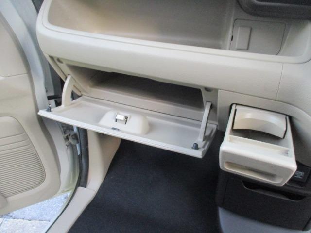 N-BOX Gホンダセンシング グー故障診断済 車検2年 整備付 保証 社外オーディオ Bluetooth CD Rカメ プッシュスタート スマートキー ETC 衝突軽減ブレーキ オートエアコン クルコン 両スライドドア 取説(30枚目)