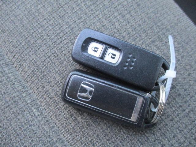 N-BOX Gホンダセンシング グー故障診断済 車検2年 整備付 保証 社外オーディオ Bluetooth CD Rカメ プッシュスタート スマートキー ETC 衝突軽減ブレーキ オートエアコン クルコン 両スライドドア 取説(39枚目)