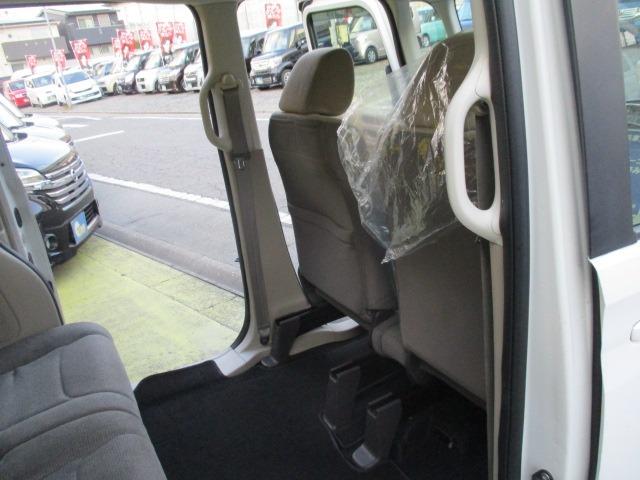 N-BOX Gホンダセンシング グー故障診断済 車検2年 整備付 保証 社外オーディオ Bluetooth CD Rカメ プッシュスタート スマートキー ETC 衝突軽減ブレーキ オートエアコン クルコン 両スライドドア 取説(50枚目)