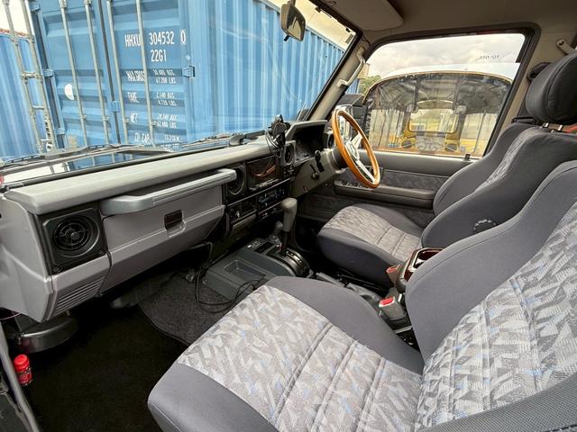 ランドクルーザー70(トヨタ)ZX 排気ガス対策済み ランドクルーザー70(トヨタ)ZX 排気ガス対策済み