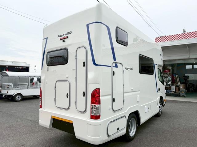 カムロード キャンパー厚木　パピィ４８０ＳＧリチウム　固体リン酸鉄リチウムイオン４１６Ａｈ　家庭用エアコン　ＦＦヒーター　ソーラーパネル７２０Ｗ　走行充電６０Ａ　２０００Ｗインバーター　ＬＥＤヘッドライト　衝突軽減ブレーキ　６速ＡＴ（10枚目）