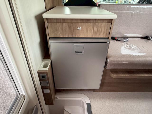 カムロード キャンパー厚木　パピィ４８０ＳＧリチウム　固体リン酸鉄リチウムイオン４１６Ａｈ　家庭用エアコン　ＦＦヒーター　ソーラーパネル７２０Ｗ　走行充電６０Ａ　２０００Ｗインバーター　ＬＥＤヘッドライト　衝突軽減ブレーキ　６速ＡＴ（49枚目）