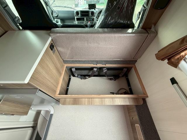 カムロード キャンパー厚木　パピィ４８０ＳＧリチウム　固体リン酸鉄リチウムイオン４１６Ａｈ　家庭用エアコン　ＦＦヒーター　ソーラーパネル７２０Ｗ　走行充電６０Ａ　２０００Ｗインバーター　ＬＥＤヘッドライト　衝突軽減ブレーキ　６速ＡＴ（70枚目）