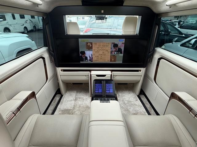 ＬＭ ＬＭ５００ｈ　エグゼクティブ　ワンオーナー　モデリスタエアロ　モデリスタ１９インチアルミホイル　リヤ４８型モニター　メーカーＯＰ前後ドラレコ　マークレビンソン　スマートキー　冷蔵庫　デジタルインナーミラー　ユニバーサルステップ（71枚目）