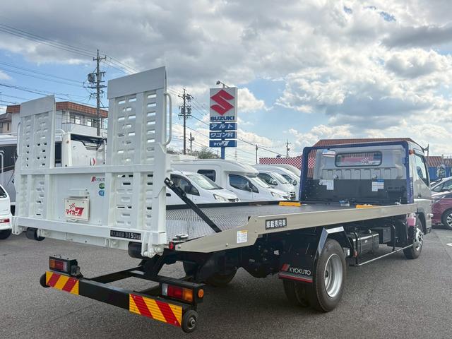 キャンター 積載車 カスタム 極東フラトップ カスタムグレード 極東フラトップ ワンオーナー 10インチ液晶メーター イージーアクセスキー バックカメラ LEDヘッドライト スマートキー ラジコン ウインチ 左電動格納ドアミラ 積載量3150kg(5枚目)