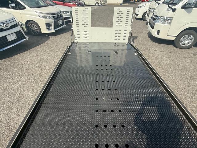 キャンター 積載車 カスタム 極東フラトップ カスタムグレード 極東フラトップ ワンオーナー 10インチ液晶メーター イージーアクセスキー バックカメラ LEDヘッドライト スマートキー ラジコン ウインチ 左電動格納ドアミラ 積載量3150kg(12枚目)