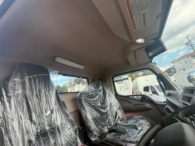 キャンター 積載車 カスタム 極東フラトップ カスタムグレード 極東フラトップ ワンオーナー 10インチ液晶メーター イージーアクセスキー バックカメラ LEDヘッドライト スマートキー ラジコン ウインチ 左電動格納ドアミラ 積載量3150kg(15枚目)