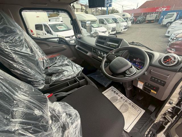 キャンター 積載車 カスタム 極東フラトップ カスタムグレード 極東フラトップ ワンオーナー 10インチ液晶メーター イージーアクセスキー バックカメラ LEDヘッドライト スマートキー ラジコン ウインチ 左電動格納ドアミラ 積載量3150kg(17枚目)