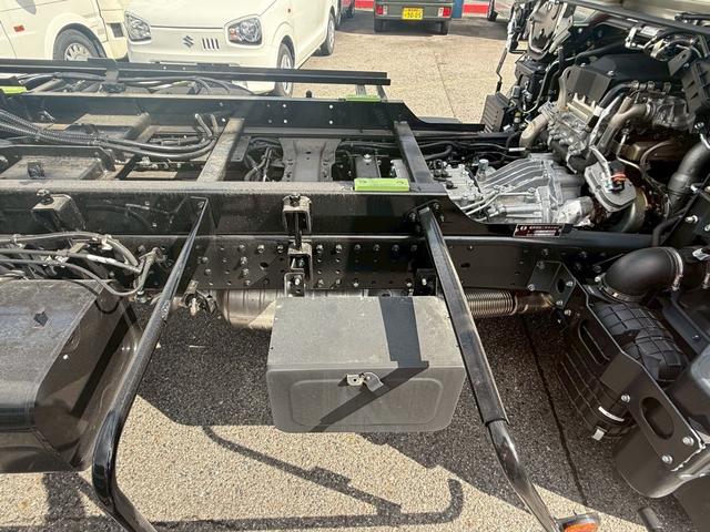 キャンター 積載車 カスタム 極東フラトップ カスタムグレード 極東フラトップ ワンオーナー 10インチ液晶メーター イージーアクセスキー バックカメラ LEDヘッドライト スマートキー ラジコン ウインチ 左電動格納ドアミラ 積載量3150kg(35枚目)