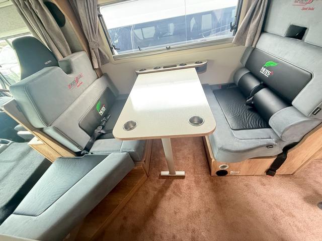 コースター ナッツ　ボーダーバンクス　ハイパーエボリューション　タイプＤ　リチウム４００Ａｈ　ハイパーエボ　家庭用エアコン　ウルトラスエード　アラウンドビューカメラ　アルコアアルミホイル　ソーラーパネル５６０Ｗ　ワンオーナー　ヒーター付レカロシート　温水シャワー　トイレ（23枚目）