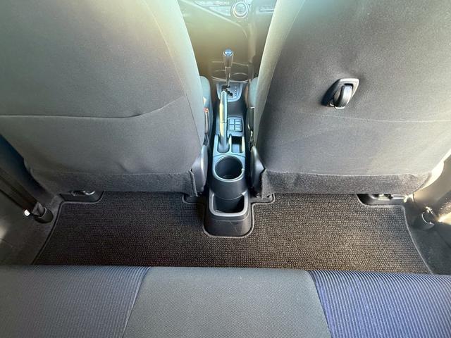 アクア Ｓ　メモリーナビ　ワンセグＴＶ　衝突軽減ブレーキ　バックカメラ　ＥＴＣ　前後ドライブレコーダー　スマートキー　ＬＥＤヘッドライト　メッキドアミラーカバー（36枚目）