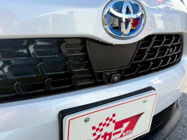 ヤリスクロス ハイブリッドＺ　スマートキー　ＬＥＤヘッドライト　８インディスプレイオーディオ　エントリーナビ　前後ドラレコ　パワーシート　フルセグＴＶ　ＥＴＣ　左右シートヒーター　ハンドルヒーター　クルコン　パノラミックビュー（3枚目）