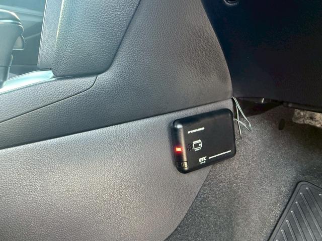 ヤリスクロス ハイブリッドＺ　スマートキー　ＬＥＤヘッドライト　８インディスプレイオーディオ　エントリーナビ　前後ドラレコ　パワーシート　フルセグＴＶ　ＥＴＣ　左右シートヒーター　ハンドルヒーター　クルコン　パノラミックビュー（22枚目）