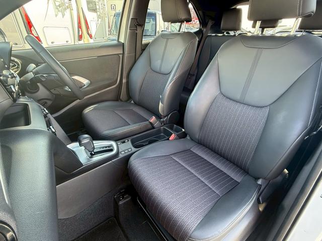 ヤリスクロス ハイブリッドＺ　スマートキー　ＬＥＤヘッドライト　８インディスプレイオーディオ　エントリーナビ　前後ドラレコ　パワーシート　フルセグＴＶ　ＥＴＣ　左右シートヒーター　ハンドルヒーター　クルコン　パノラミックビュー（27枚目）