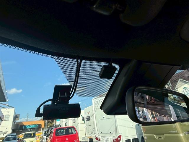 ヤリスクロス ハイブリッドＺ　スマートキー　ＬＥＤヘッドライト　８インディスプレイオーディオ　エントリーナビ　前後ドラレコ　パワーシート　フルセグＴＶ　ＥＴＣ　左右シートヒーター　ハンドルヒーター　クルコン　パノラミックビュー（34枚目）