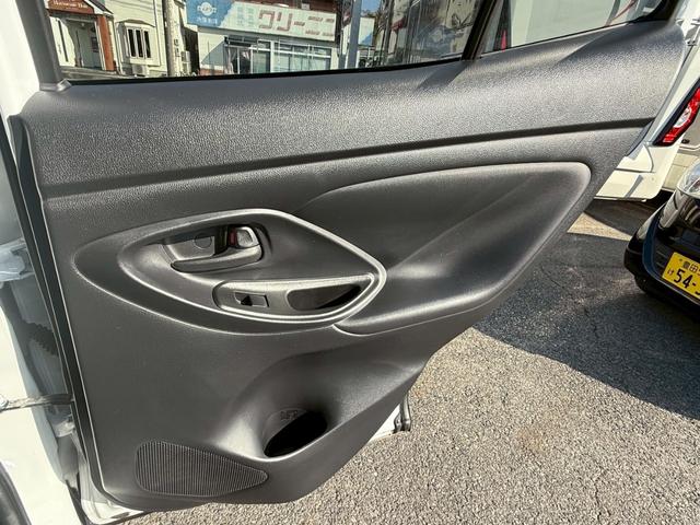 ヤリスクロス ハイブリッドＺ　スマートキー　ＬＥＤヘッドライト　８インディスプレイオーディオ　エントリーナビ　前後ドラレコ　パワーシート　フルセグＴＶ　ＥＴＣ　左右シートヒーター　ハンドルヒーター　クルコン　パノラミックビュー（42枚目）