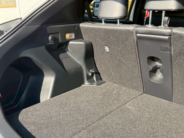 ヤリスクロス ハイブリッドＺ　スマートキー　ＬＥＤヘッドライト　８インディスプレイオーディオ　エントリーナビ　前後ドラレコ　パワーシート　フルセグＴＶ　ＥＴＣ　左右シートヒーター　ハンドルヒーター　クルコン　パノラミックビュー（44枚目）