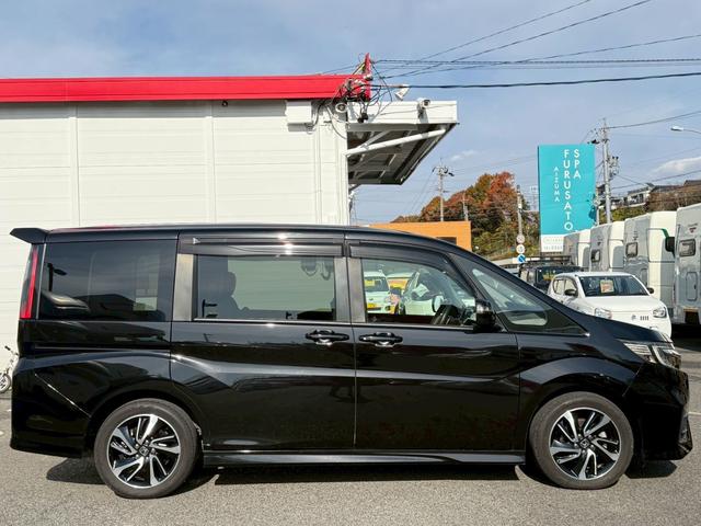 ステップワゴンスパーダ スパーダ・クールスピリット　ホンダセンシング　ワンオーナー　ＬＥＤヘッドライト　スマートキー　衝突軽減ブレーキ　純正９インチナビ　後席モニター　ＥＴＣ　バックカメラ　両側パワースライドドア　左右シートヒーター　パドルシフト　純正エンジンスターター（4枚目）
