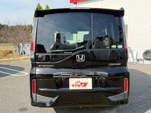 ステップワゴンスパーダ スパーダ・クールスピリット　ホンダセンシング　ワンオーナー　ＬＥＤヘッドライト　スマートキー　衝突軽減ブレーキ　純正９インチナビ　後席モニター　ＥＴＣ　バックカメラ　両側パワースライドドア　左右シートヒーター　パドルシフト　純正エンジンスターター（6枚目）