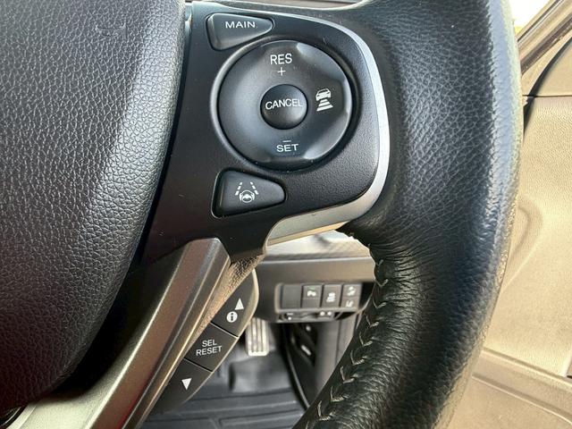 ステップワゴンスパーダ スパーダ・クールスピリット　ホンダセンシング　ワンオーナー　ＬＥＤヘッドライト　スマートキー　衝突軽減ブレーキ　純正９インチナビ　後席モニター　ＥＴＣ　バックカメラ　両側パワースライドドア　左右シートヒーター　パドルシフト　純正エンジンスターター（17枚目）