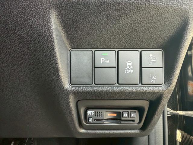 ステップワゴンスパーダ スパーダ・クールスピリット　ホンダセンシング　ワンオーナー　ＬＥＤヘッドライト　スマートキー　衝突軽減ブレーキ　純正９インチナビ　後席モニター　ＥＴＣ　バックカメラ　両側パワースライドドア　左右シートヒーター　パドルシフト　純正エンジンスターター（20枚目）