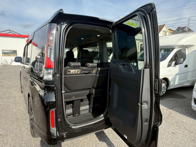 ステップワゴンスパーダ スパーダ・クールスピリット　ホンダセンシング　ワンオーナー　ＬＥＤヘッドライト　スマートキー　衝突軽減ブレーキ　純正９インチナビ　後席モニター　ＥＴＣ　バックカメラ　両側パワースライドドア　左右シートヒーター　パドルシフト　純正エンジンスターター（48枚目）