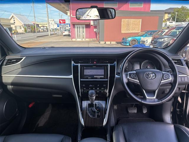 ハリアー エレガンス ETC バックカメラ パワーシート サンルーフ ナビ TV オートライト LEDヘッドランプ アルミホイール スマートキー アイドリングストップ 電動格納ミラー CVT 盗難防止システム(2枚目)