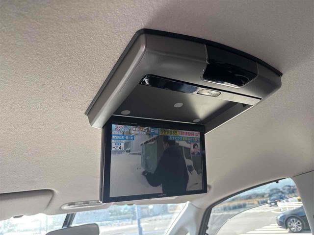 セレナ ハイウェイスター S-ハイブリッド Vセレクション バックカメラ ナビ TV オートクルーズコントロール 両側電動スライドドア オートライト HID スマートキー アイドリングストップ 電動格納ミラー 後席モニター 3列シート CVT アルミホイール(11枚目)