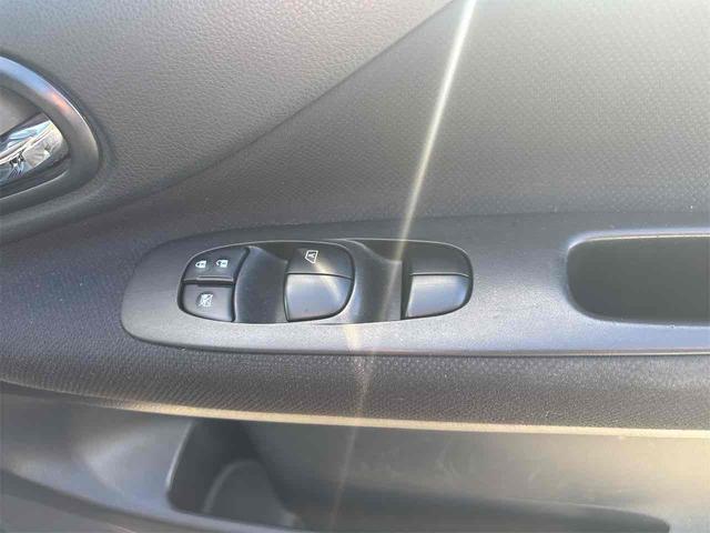 セレナ ハイウェイスター S-ハイブリッド Vセレクション バックカメラ ナビ TV オートクルーズコントロール 両側電動スライドドア オートライト HID スマートキー アイドリングストップ 電動格納ミラー 後席モニター 3列シート CVT アルミホイール(34枚目)