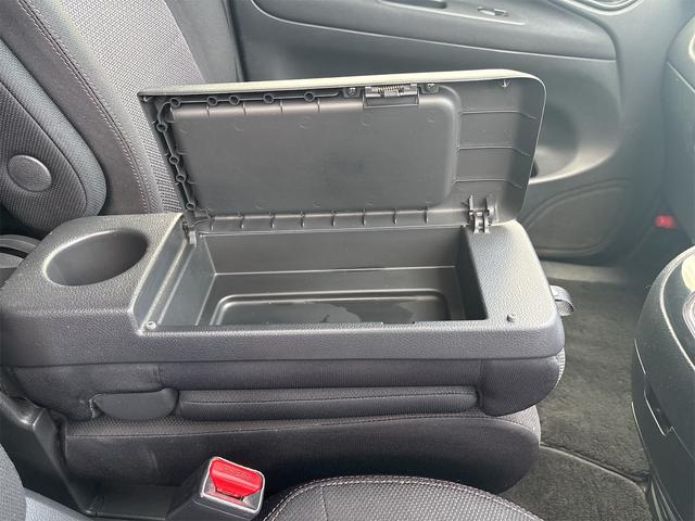 セレナ ハイウェイスター S-ハイブリッド Vセレクション バックカメラ ナビ TV オートクルーズコントロール 両側電動スライドドア オートライト HID スマートキー アイドリングストップ 電動格納ミラー 後席モニター 3列シート CVT アルミホイール(41枚目)