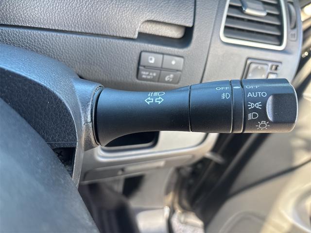 セレナ ハイウェイスター S-ハイブリッド Vセレクション バックカメラ ナビ TV オートクルーズコントロール 両側電動スライドドア オートライト HID スマートキー アイドリングストップ 電動格納ミラー 後席モニター 3列シート CVT アルミホイール(50枚目)