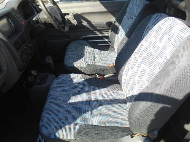 Z ベースグレード タイミングベルト交換済み 4WD キーレス ナビ CD/DVD再生 Bluetooth対応 純正アルミ エアバック ABS(19枚目)