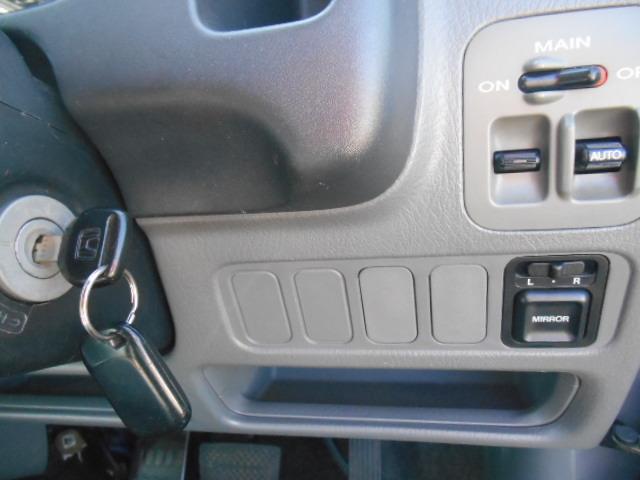 Z ベースグレード タイミングベルト交換済み 4WD キーレス ナビ CD/DVD再生 Bluetooth対応 純正アルミ エアバック ABS(28枚目)