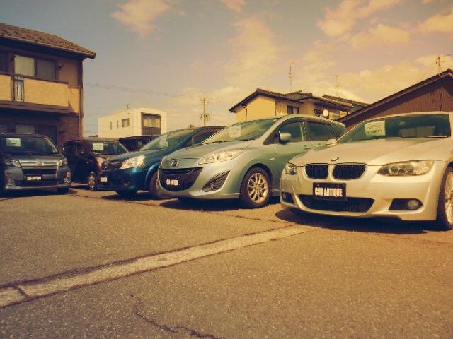 展示場内に駐車スペースも確保しております。遠慮なく入店してください。