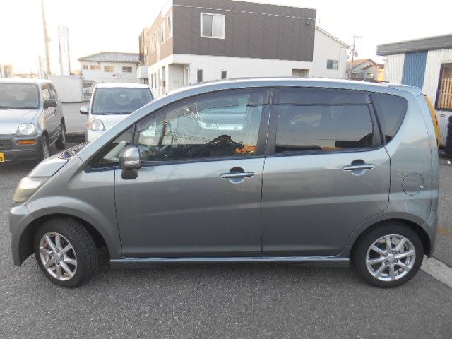 ムーヴ カスタム　ＲＳ　タイミングチェーンモデル　ターボ　スマートキー　ＨＩＤライト　フォグライト　ＣＤ　エアロ　アルミ　モモステアリング　オートエアコン　ベンチシート　Ｗエアバック　ＡＢＳ　盗難防止装置　衝突安全ボディ（11枚目）