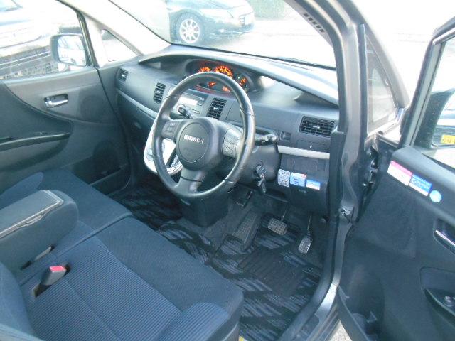 ムーヴ カスタム　ＲＳ　タイミングチェーンモデル　ターボ　スマートキー　ＨＩＤライト　フォグライト　ＣＤ　エアロ　アルミ　モモステアリング　オートエアコン　ベンチシート　Ｗエアバック　ＡＢＳ　盗難防止装置　衝突安全ボディ（17枚目）