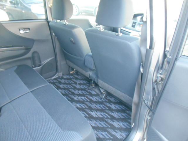 ムーヴ カスタム　ＲＳ　タイミングチェーンモデル　ターボ　スマートキー　ＨＩＤライト　フォグライト　ＣＤ　エアロ　アルミ　モモステアリング　オートエアコン　ベンチシート　Ｗエアバック　ＡＢＳ　盗難防止装置　衝突安全ボディ（20枚目）