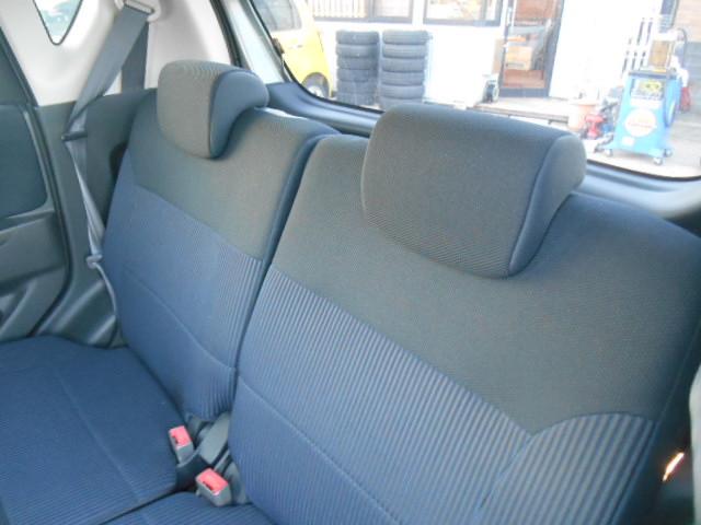 ムーヴ カスタム　ＲＳ　タイミングチェーンモデル　ターボ　スマートキー　ＨＩＤライト　フォグライト　ＣＤ　エアロ　アルミ　モモステアリング　オートエアコン　ベンチシート　Ｗエアバック　ＡＢＳ　盗難防止装置　衝突安全ボディ（28枚目）