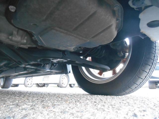 ムーヴ カスタム　ＲＳ　タイミングチェーンモデル　ターボ　スマートキー　ＨＩＤライト　フォグライト　ＣＤ　エアロ　アルミ　モモステアリング　オートエアコン　ベンチシート　Ｗエアバック　ＡＢＳ　盗難防止装置　衝突安全ボディ（40枚目）