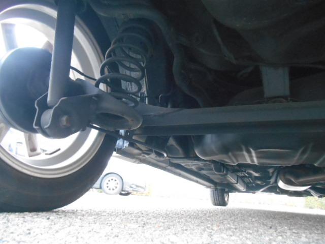 ムーヴ カスタム　ＲＳ　タイミングチェーンモデル　ターボ　スマートキー　ＨＩＤライト　フォグライト　ＣＤ　エアロ　アルミ　モモステアリング　オートエアコン　ベンチシート　Ｗエアバック　ＡＢＳ　盗難防止装置　衝突安全ボディ（44枚目）