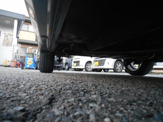 ムーヴ カスタム　ＲＳ　タイミングチェーンモデル　ターボ　スマートキー　ＨＩＤライト　フォグライト　ＣＤ　エアロ　アルミ　モモステアリング　オートエアコン　ベンチシート　Ｗエアバック　ＡＢＳ　盗難防止装置　衝突安全ボディ（48枚目）