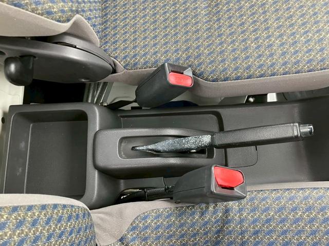 アクティトラック 　５速ＭＴ　３方開　エアコン　パワーステアリング（36枚目）