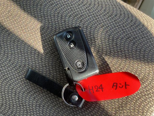 タント Ｘリミテッド　ＥＴＣ　バックカメラ　電動スライドドア　ナビ　ＴＶ　スマートキー　アイドリングストップ　電動格納ミラー　ベンチシート　ＣＶＴ　盗難防止システム　ＡＢＳ　ＣＤ　ミュージックプレイヤー接続可（9枚目）