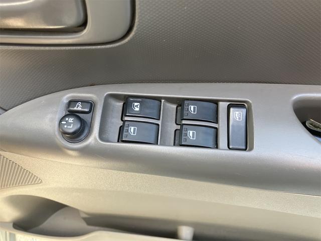 タント Ｘリミテッド　ＥＴＣ　バックカメラ　電動スライドドア　ナビ　ＴＶ　スマートキー　アイドリングストップ　電動格納ミラー　ベンチシート　ＣＶＴ　盗難防止システム　ＡＢＳ　ＣＤ　ミュージックプレイヤー接続可（11枚目）