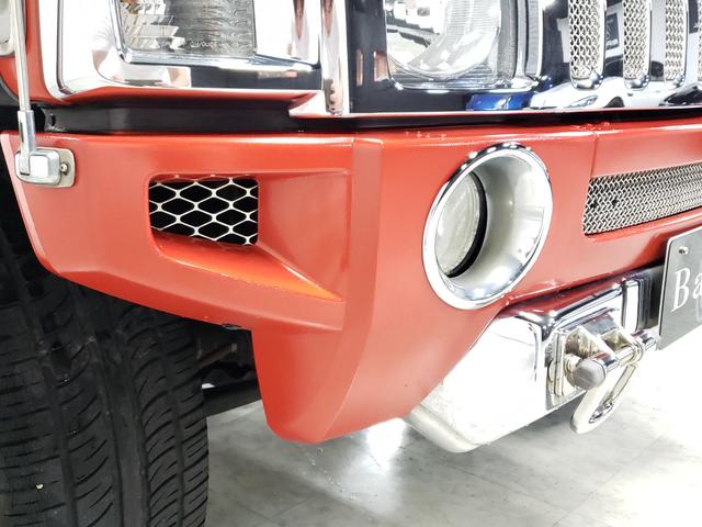 ハマーＨ３ ラグジュアリー　正規Ｄ車　４ＷＤ　後期モデル　社外２４ＡＷ　リフトアップ　ビルシュタインショックアブソーバー　社外ナビ＆Ｔｖ　Ｓ．Ｂカメラ　パワーシート＆シートヒーター　背面タイヤ　革シート　メッキパーツ　サンルーフ（19枚目）