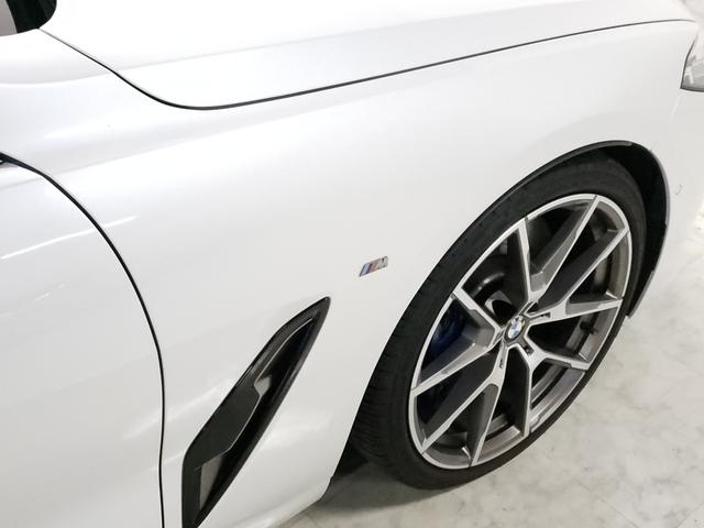 ８シリーズ Ｍ８５０ｉ　ｘＤｒｉｖｅクーペ　カーボンファイバー製ルーフ　レッド＆ブラックツートン革シート　２０インチＡＷ　フルセグＴＶ　ヘッドアップディスプレイ　シートヒーター　シートクーラー　ｈａｒｍａｎｋａｒｄｏｎサラウンドサウンドシステム（29枚目）