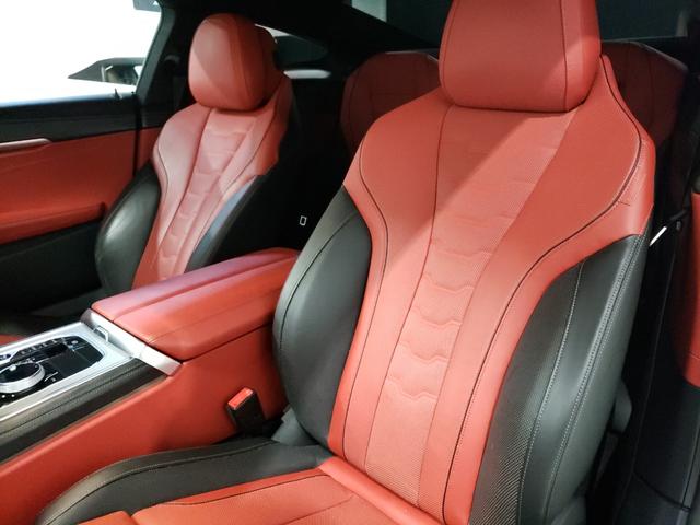 ８シリーズ Ｍ８５０ｉ　ｘＤｒｉｖｅクーペ　カーボンファイバー製ルーフ　レッド＆ブラックツートン革シート　２０インチＡＷ　フルセグＴＶ　ヘッドアップディスプレイ　シートヒーター　シートクーラー　ｈａｒｍａｎｋａｒｄｏｎサラウンドサウンドシステム（51枚目）