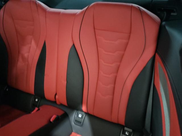 ８シリーズ Ｍ８５０ｉ　ｘＤｒｉｖｅクーペ　カーボンファイバー製ルーフ　レッド＆ブラックツートン革シート　２０インチＡＷ　フルセグＴＶ　ヘッドアップディスプレイ　シートヒーター　シートクーラー　ｈａｒｍａｎｋａｒｄｏｎサラウンドサウンドシステム（53枚目）