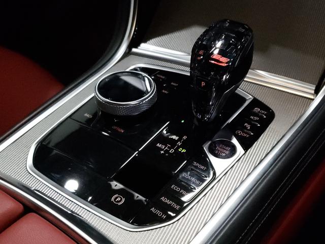 ８シリーズ Ｍ８５０ｉ　ｘＤｒｉｖｅクーペ　カーボンファイバー製ルーフ　レッド＆ブラックツートン革シート　２０インチＡＷ　フルセグＴＶ　ヘッドアップディスプレイ　シートヒーター　シートクーラー　ｈａｒｍａｎｋａｒｄｏｎサラウンドサウンドシステム（62枚目）